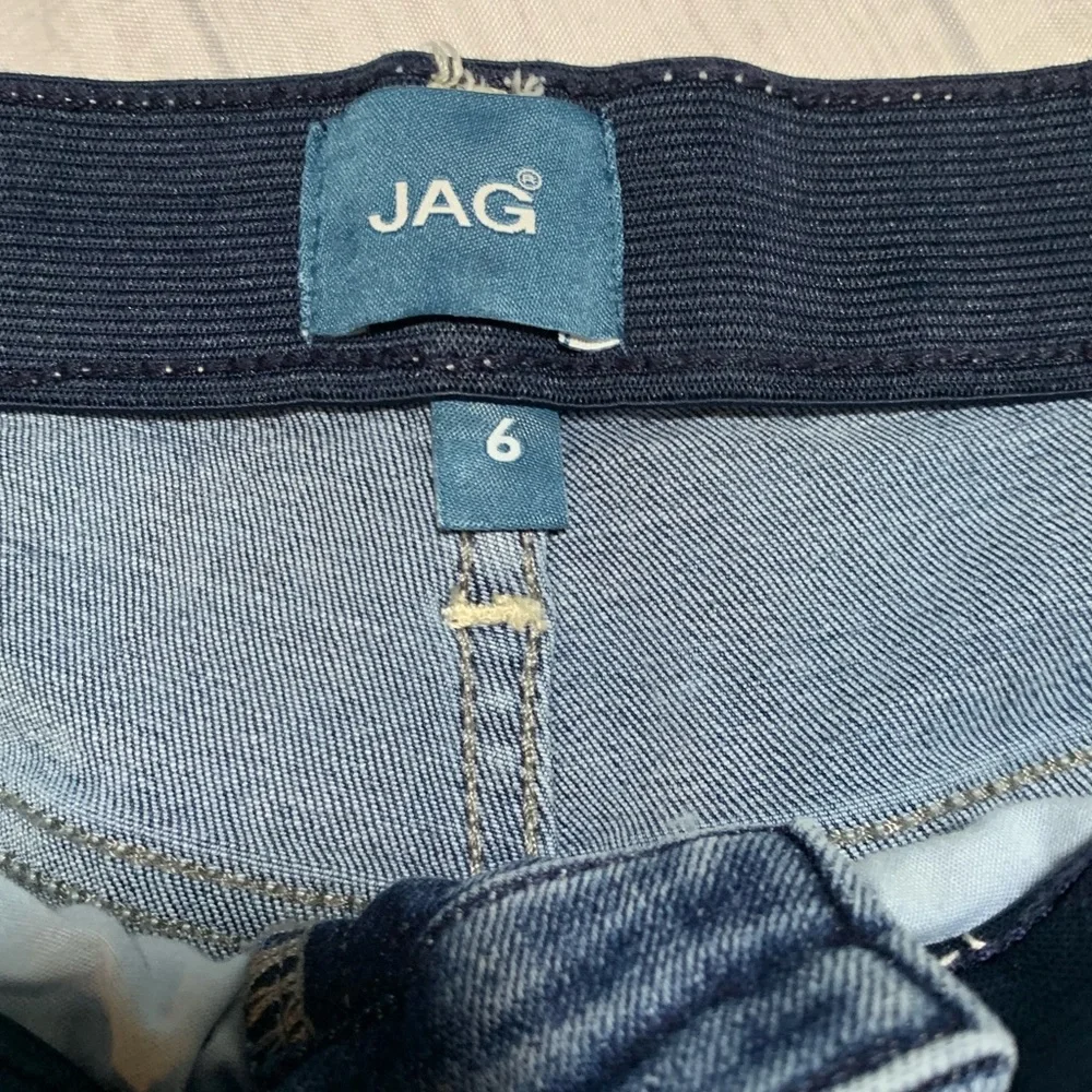 NWT JAG Alex mid rise boyfriend short. Cuffed. Size 6. - Picture 3 of 10